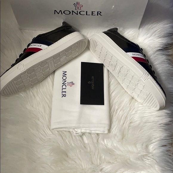 Moncler - Picture 5 of 8